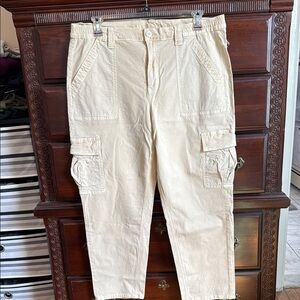 American Eagle Womens Cream Cargo Pants